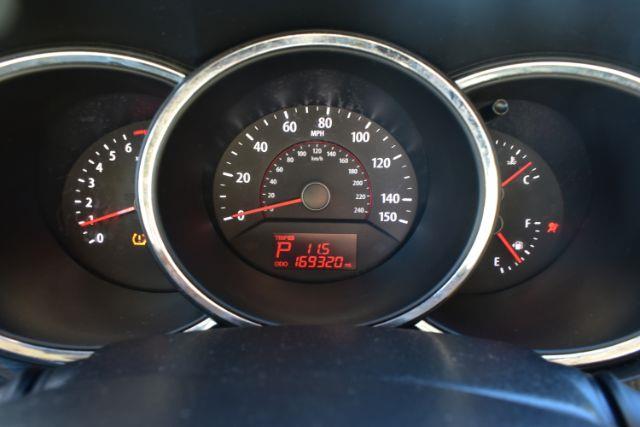 Kia Sorento LX 2WD 2011