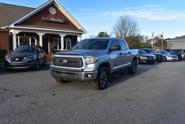 Toyota Tundra SR5 5.7L V8 FFV CrewMax 4WD 2018