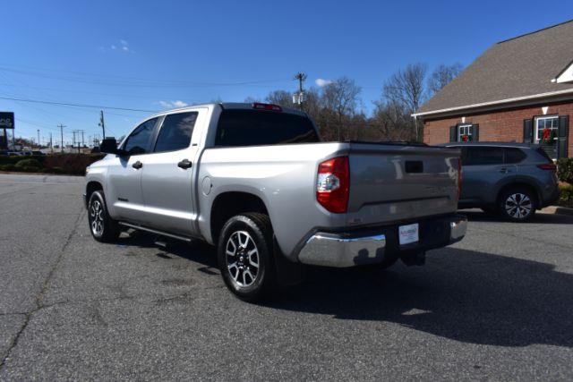 Toyota Tundra SR5 5.7L V8 FFV CrewMax 4WD 2018