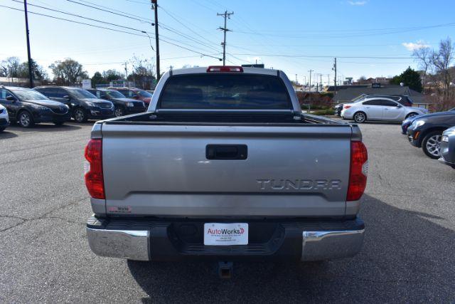 Toyota Tundra SR5 5.7L V8 FFV CrewMax 4WD 2018
