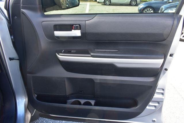 Toyota Tundra SR5 5.7L V8 FFV CrewMax 4WD 2018