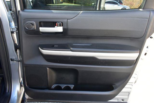 Toyota Tundra SR5 5.7L V8 FFV CrewMax 4WD 2018