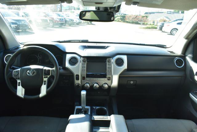 Toyota Tundra SR5 5.7L V8 FFV CrewMax 4WD 2018