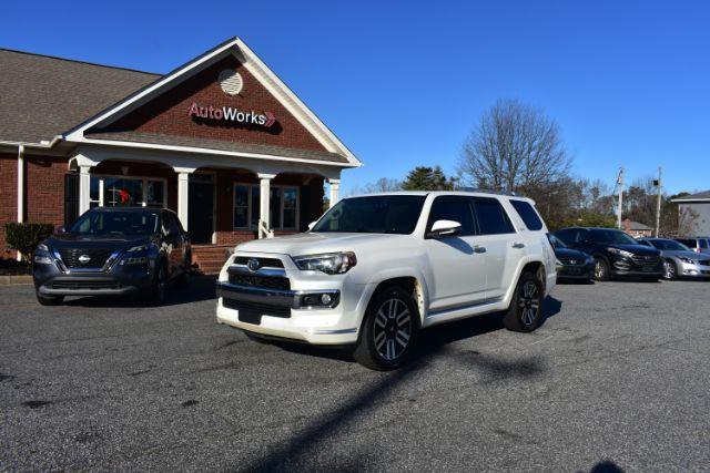 Toyota 4Runner Limited 2WD V6 2016