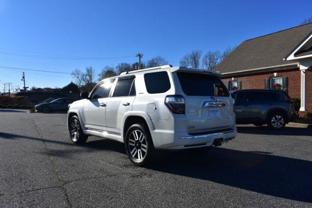 Toyota 4Runner Limited 2WD V6 2016