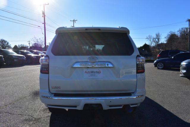 Toyota 4Runner Limited 2WD V6 2016