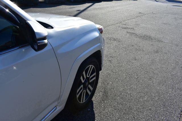 Toyota 4Runner Limited 2WD V6 2016