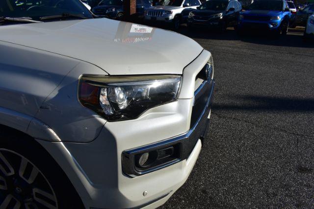 Toyota 4Runner Limited 2WD V6 2016