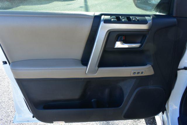 Toyota 4Runner Limited 2WD V6 2016