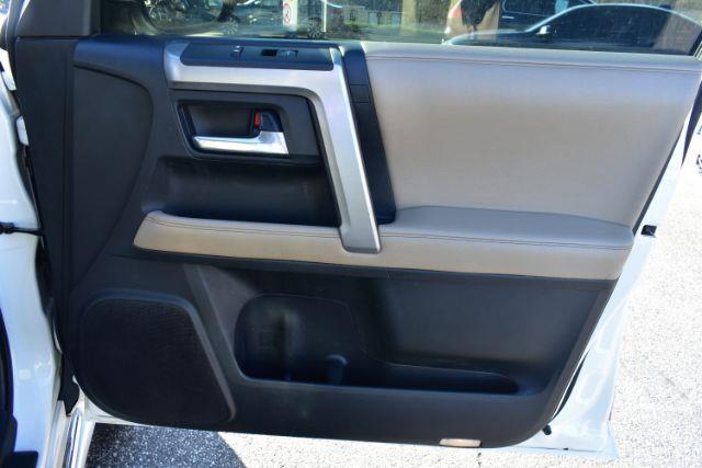 Toyota 4Runner Limited 2WD V6 2016