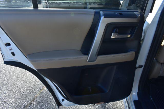 Toyota 4Runner Limited 2WD V6 2016