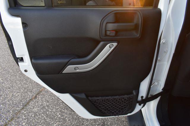 Jeep Wrangler Unlimited Sahara 4WD 2013