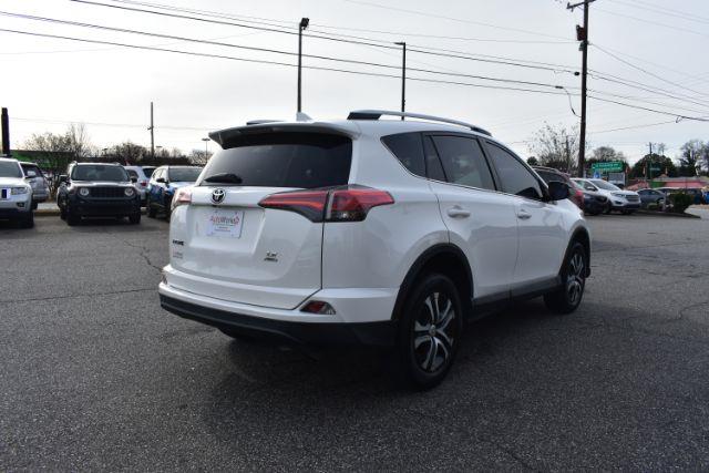 Toyota RAV4 LE AWD 2016
