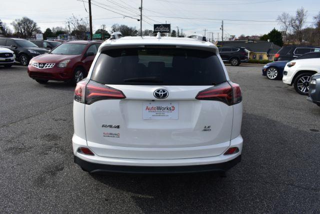 Toyota RAV4 LE AWD 2016