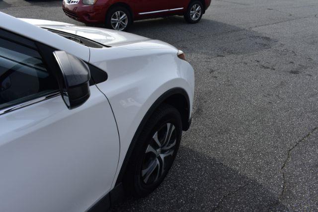 Toyota RAV4 LE AWD 2016