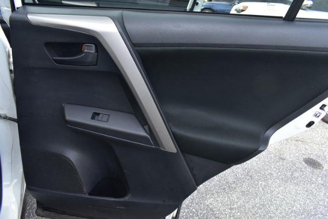 Toyota RAV4 LE AWD 2016