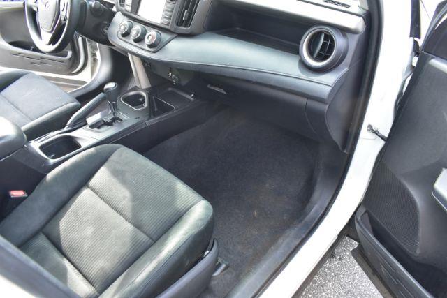 Toyota RAV4 LE AWD 2016