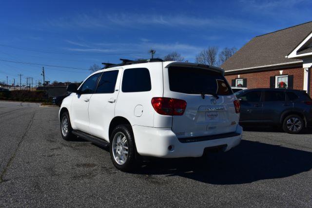 Toyota Sequoia SR5 5.7L 2WD 2013