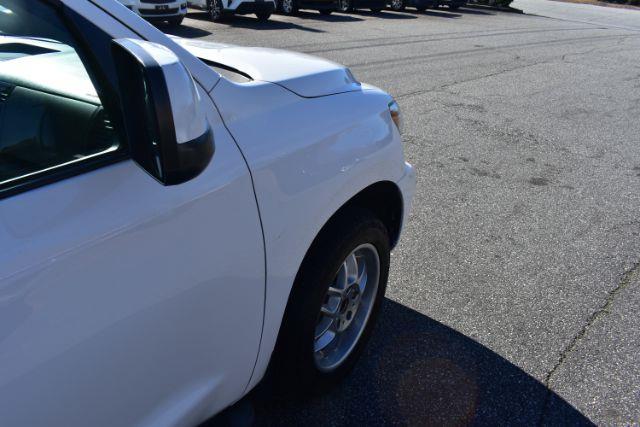 Toyota Sequoia SR5 5.7L 2WD 2013