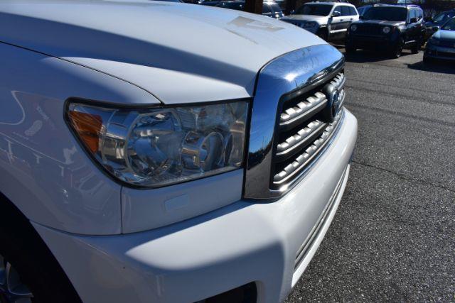 Toyota Sequoia SR5 5.7L 2WD 2013