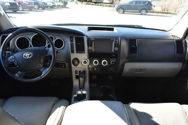 Toyota Sequoia SR5 5.7L 2WD 2013