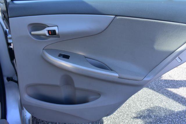 Toyota Corolla LE 4-Speed AT 2010