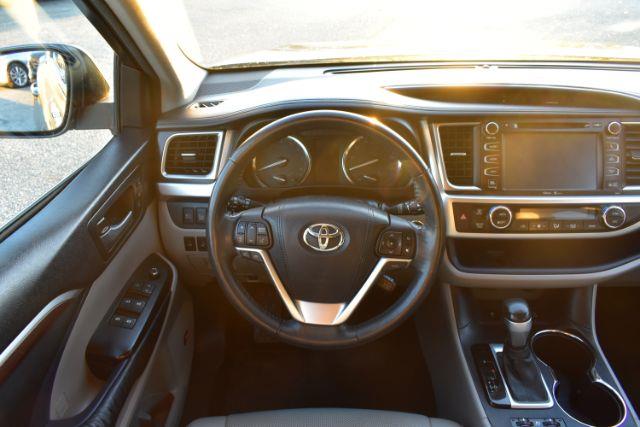 Toyota Highlander Limited Platinum AWD V6 2015