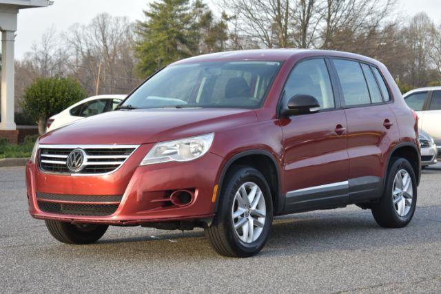 Volkswagen Tiguan SE 2011