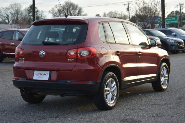Volkswagen Tiguan SE 2011