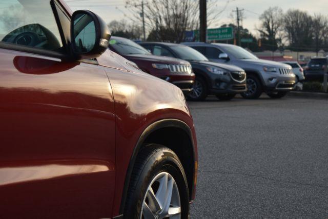 Volkswagen Tiguan SE 2011