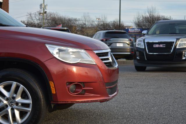 Volkswagen Tiguan SE 2011