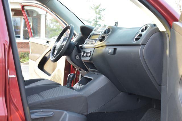 Volkswagen Tiguan SE 2011