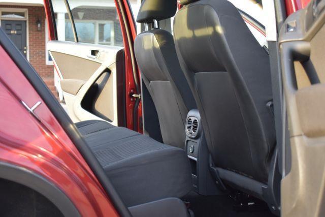 Volkswagen Tiguan SE 2011