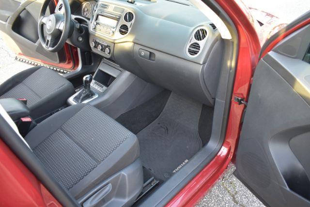 Volkswagen Tiguan SE 2011