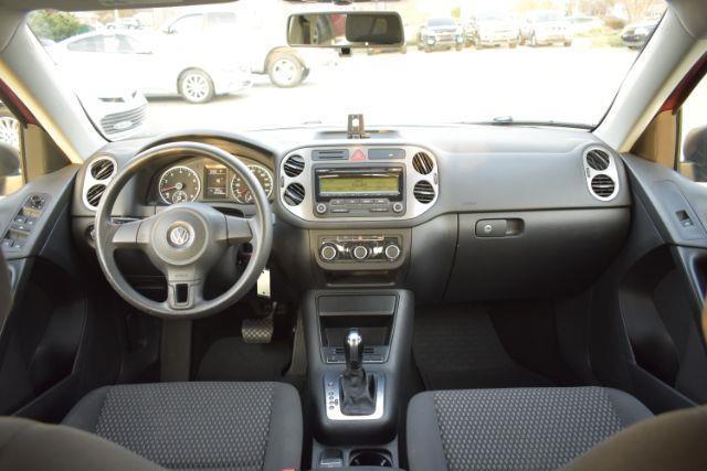 Volkswagen Tiguan SE 2011