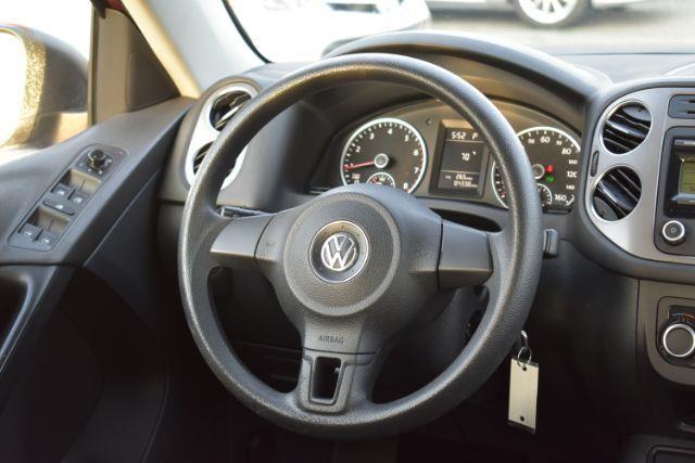 Volkswagen Tiguan SE 2011