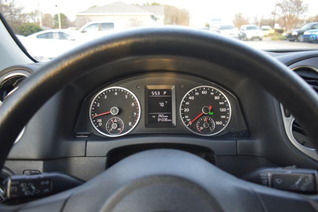 Volkswagen Tiguan SE 2011