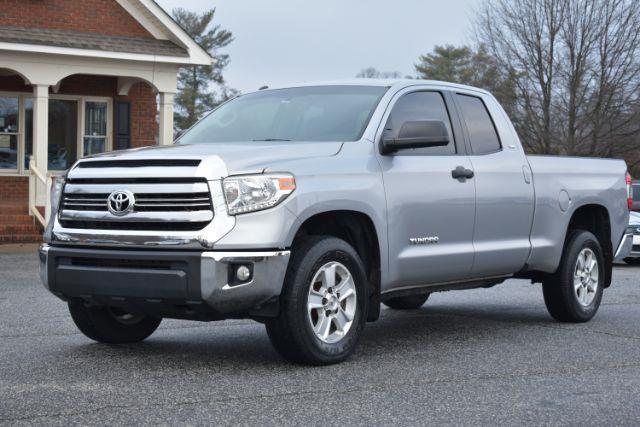 Toyota Tundra SR5 4.6L V8 Double Cab 4WD 2017