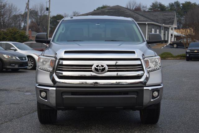 Toyota Tundra SR5 4.6L V8 Double Cab 4WD 2017