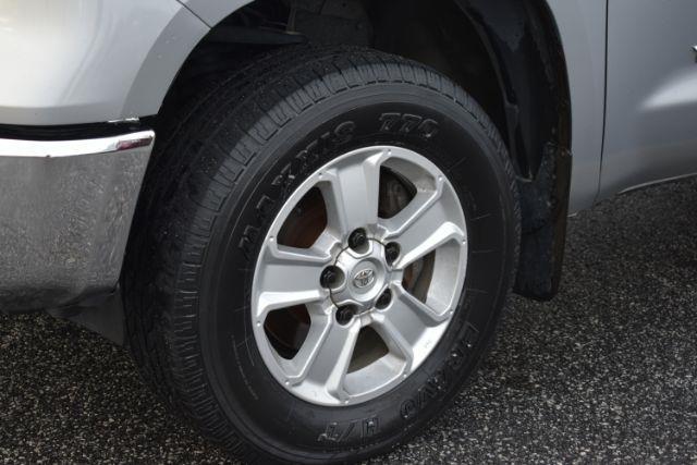 Toyota Tundra SR5 4.6L V8 Double Cab 4WD 2017