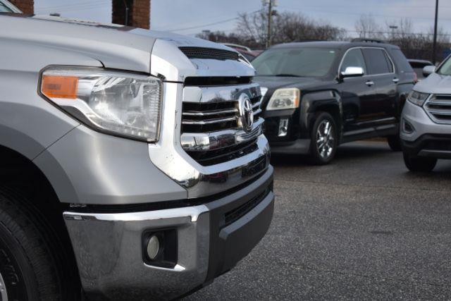 Toyota Tundra SR5 4.6L V8 Double Cab 4WD 2017