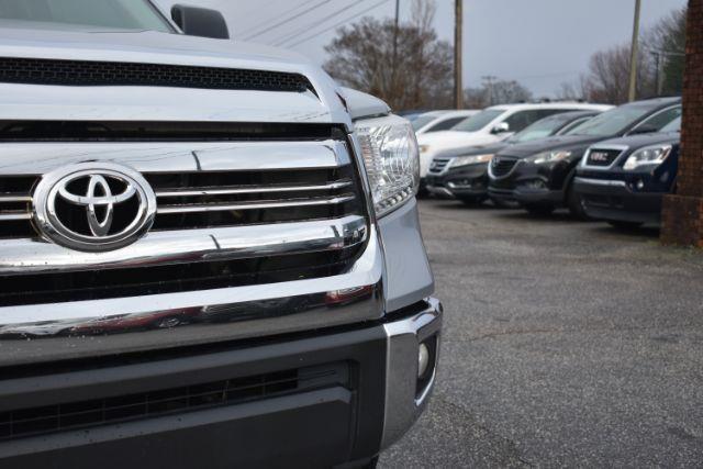 Toyota Tundra SR5 4.6L V8 Double Cab 4WD 2017