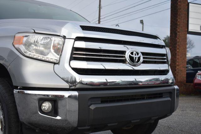 Toyota Tundra SR5 4.6L V8 Double Cab 4WD 2017