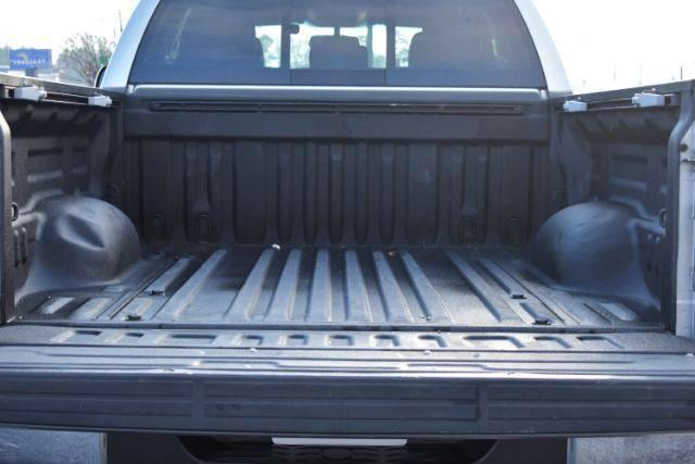 Toyota Tundra SR5 4.6L V8 Double Cab 4WD 2017