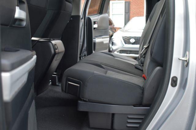 Toyota Tundra SR5 4.6L V8 Double Cab 4WD 2017