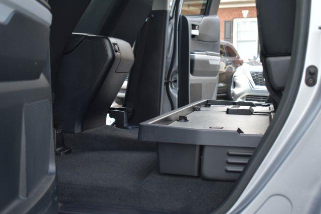 Toyota Tundra SR5 4.6L V8 Double Cab 4WD 2017