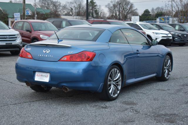 Infiniti G Convertible Base 2012