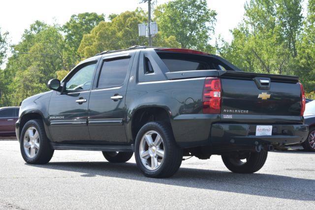 Chevrolet Avalanche LT 4WD 2013