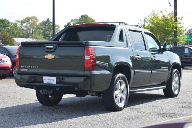 Chevrolet Avalanche LT 4WD 2013