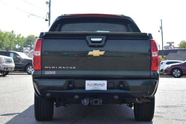 Chevrolet Avalanche LT 4WD 2013